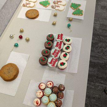 SusieCakes - Willow Glen - Mini holiday cupcakes, happy holiday cupcakes, chocolate chip cookies, Christmas cookies - Cupcakes Near Me - San Jose, California