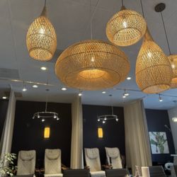 Beauty Zone - Decor and Pedicure Chairs