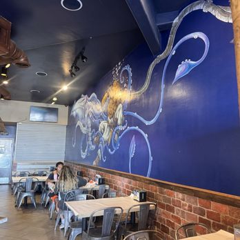Crab Hut - Cajun/Creole Near Me - San Diego, California