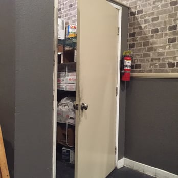 Brooklyn Boyz Pizza - Keep coming and going, but can't be bothered to close the door. - Pizza Near Me - Oceanside, California Brooklyn Boyz Pizza - Keep coming and going, but can't be bothered to close the door. - Pizza Near Me - Oceanside, California