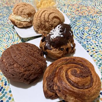 Masa Madre Artisanal Bakery - Chocolate Conchas, Piedras (The Rocks) Mexican Style Shortbread, Mexican Chocolate Croissant - Bakeries Near Me - Woodside, New York
