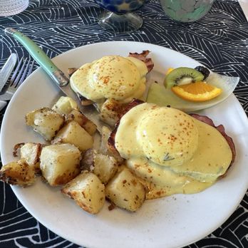 The Parkhouse Cafe - Eggs Benedict - American Near Me - Springdale, Utah The Parkhouse Cafe - Eggs Benedict - American Near Me - Springdale, Utah
