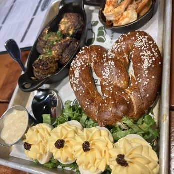 Beardslee Public House - Beardslee Favorites Sampler - Breweries Near Me - Bothell, Washington