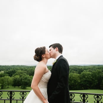 Meredith McKee Photography - first look - Event Photography Near Me Meredith McKee Photography - first look - Event Photography Near Me