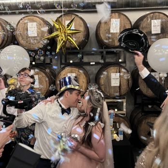 Ed Deejay Entertainment - Confetti cannons at New Years - DJs Near Me
