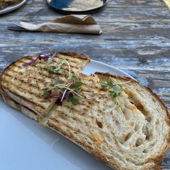 Blueys Kitchen - Fried egg sandwich - Cafes Near Me - Santa Monica, California Blueys Kitchen - Fried egg sandwich - Cafes Near Me - Santa Monica, California
