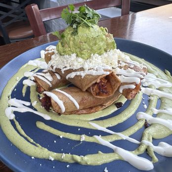 D'Nuez - Flautas - New Mexican Cuisine Near Me - Chicago, Illinois