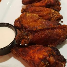 Say Yes to the Dry Rub Wings!