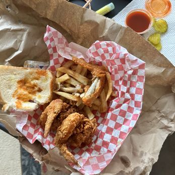 2 Neighbor's Hot Chicken - Southern Near Me - Desoto, Texas