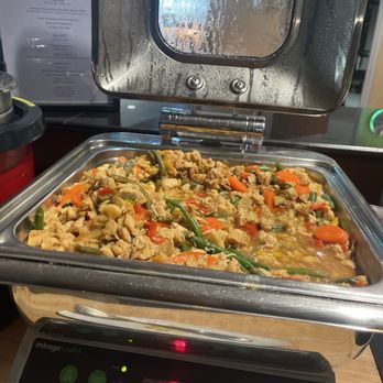 The Club SEA - Kung pao stir fry chicken with veggies - Airport Lounges Near Me - Seattle, Washington The Club SEA - Kung pao stir fry chicken with veggies - Airport Lounges Near Me - Seattle, Washington