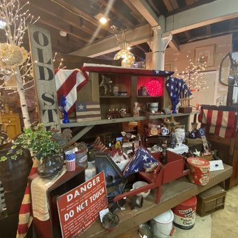 Tink's Antiques - 6/6/21 entrance display - Antiques Near Me - Tamaqua, Pennsylvania Tink's Antiques - 6/6/21 entrance display - Antiques Near Me - Tamaqua, Pennsylvania