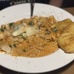 Danny Boys Italian Eatery - Canton - SILVIO'S CREAMY CHICKEN Angel hair pasta, tomato basil cream sauce, grilled chicken, spinach, fresh mushrooms, basil and tomatoes. 18.99