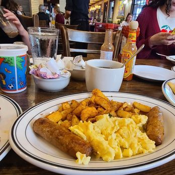 Mimi's Cafe - Breakfast & Brunch Near Me - Downey, California