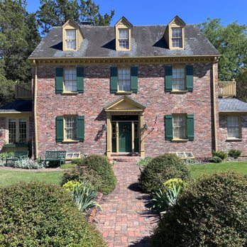 Cedars of Williamsburg Bed & Breakfast - Front view - Bed & Breakfast Near Me - Williamsburg, Virginia Cedars of Williamsburg Bed & Breakfast - Front view - Bed & Breakfast Near Me - Williamsburg, Virginia
