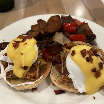 Bay Local Eatery - Crab bene - Breakfast & Brunch Near Me - Virginia Beach, Virginia