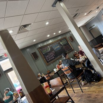 First Watch - Dining area - Breakfast & Brunch Near Me - Brookfield, Wisconsin