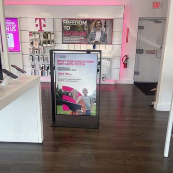 T-Mobile - Mobile Phones Near Me - Dearborn, Michigan T-Mobile - Mobile Phones Near Me - Dearborn, Michigan