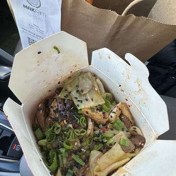 MAKfam - Sizzling spicy noodles with tofu and mushrooms - Chinese Near Me - Denver, Colorado MAKfam - Sizzling spicy noodles with tofu and mushrooms - Chinese Near Me - Denver, Colorado