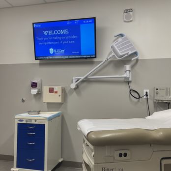 SLUCare - Dermatology - Exam room - Dermatologists Near Me - St. Louis, Missouri SLUCare - Dermatology - Exam room - Dermatologists Near Me - St. Louis, Missouri