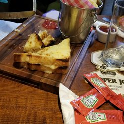 George & Dragon - Great food. Steak & ale pie is delicious. Cheese toasties yum!!