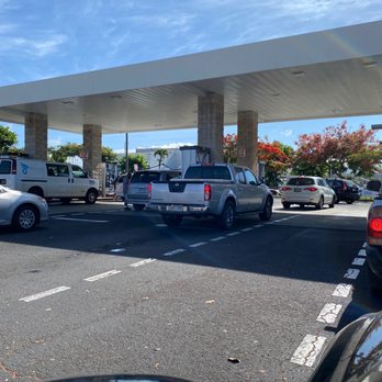 Costco Gasoline - Busy at 9:00 - Gas Stations Near Me - Honolulu, Hawaii