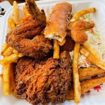 Freddie Lee’s Seafood Smorgasbord - Smorgasbord - Food Trucks Near Me - Central Point, Oregon