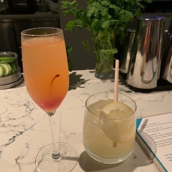 Calusa - Cocktails at the bar - American Near Me - Key Largo, Florida