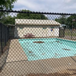 Hutchison Park - Closed pool.