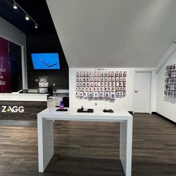 ZAGG Dimond - Store Interior of ZAGG Dimond