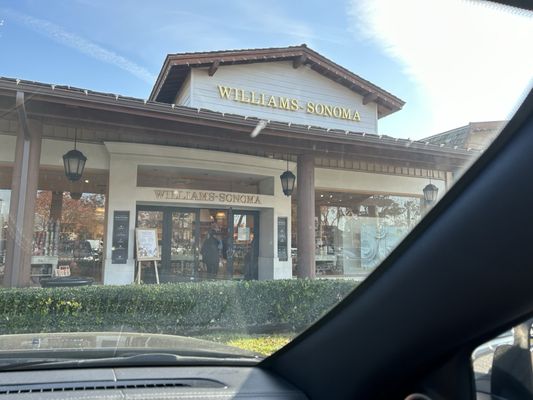 Williams-Sonoma by null