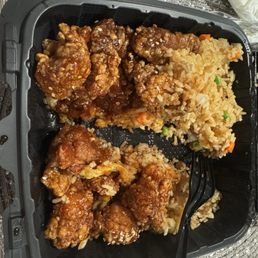 Veggie fried rice/Sesame Chicken Veggie fried rice/Sesame Chicken