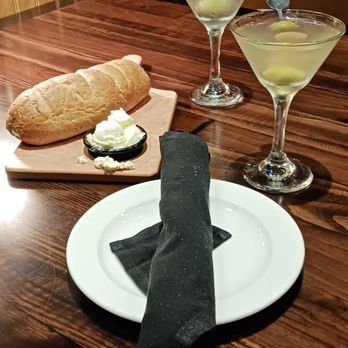 LongHorn Steakhouse - Bread and drinks - American Near Me - Victoria, Texas LongHorn Steakhouse - Bread and drinks - American Near Me - Victoria, Texas