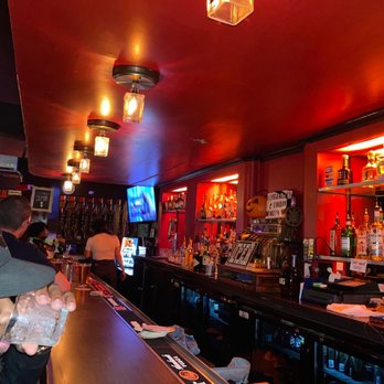 Hank's Bar - Bar area - Dive Bars Near Me - Los Angeles, California