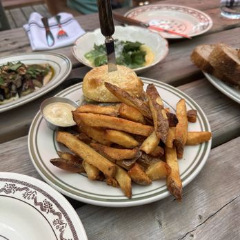 The Oar - Lamorna - Dry age burger with fries - Canadian (New) Near Me - Gravenhurst, Ontario