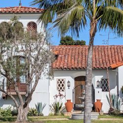 Mansions along Paseo del Mar in Lunada Bay, Palos Verdes Estates.