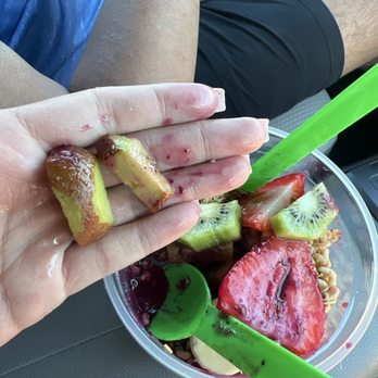 Banzai Bowls - 3 THREE TABLES .... unpeeled kiwi lol. - Juice Bars & Smoothies Near Me - Costa Mesa, California Banzai Bowls - 3 THREE TABLES .... unpeeled kiwi lol. - Juice Bars & Smoothies Near Me - Costa Mesa, California