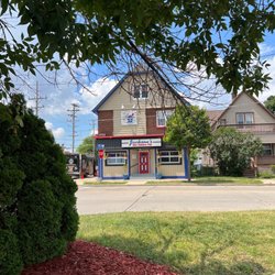 Jackson’s Blue Ribbon Pub