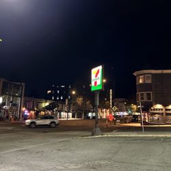 7-Eleven - Sign