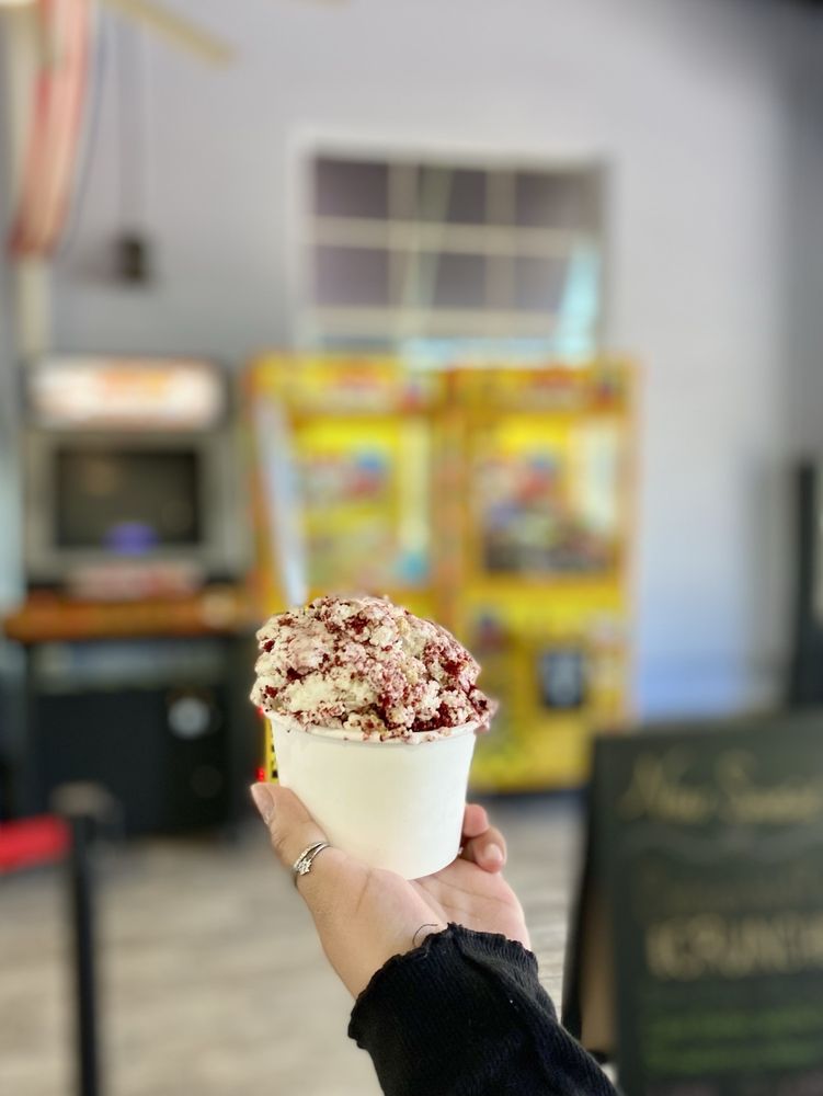 ABRACADABRA ICE CREAM FACTORY Updated September 2024 480 Photos & 496 Reviews 520 N Main