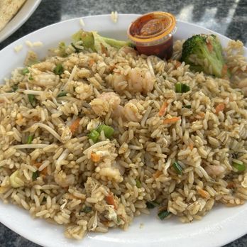 Fish N Tails Oyster Bar - Shrimp fried rice - Bars Near Me - Rowlett, Texas