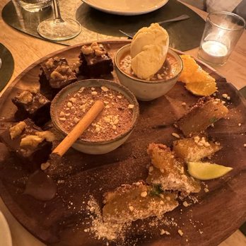 Lombardo - Dessert sampler - Restaurants Near Me - Évora, 07 Lombardo - Dessert sampler - Restaurants Near Me - Évora, 07