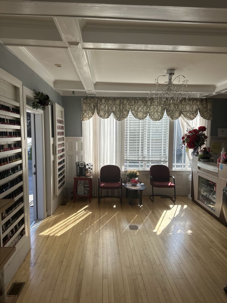 COMFORT NAILS SALON Updated September 2024 14 Reviews 353 Main St