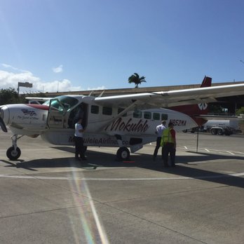 Mokulele Airlines - A nice walk to your plane - Airlines Near Me - Lahaina, Hawaii