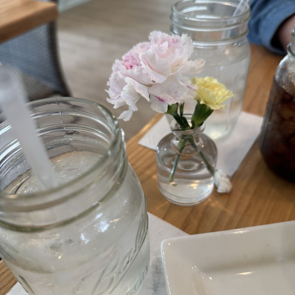 Juniper on Main - Simple table setting - Southern Near Me - Carmel, Indiana Juniper on Main - Simple table setting - Southern Near Me - Carmel, Indiana