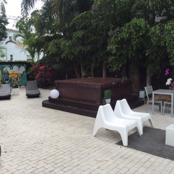 Bars B&B South Beach Hotel - Outdoor jacuzzi - Hotels Near Me - Miami Beach, Florida