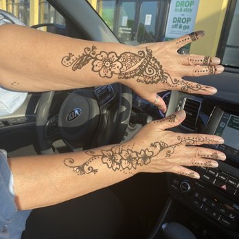 Roop Threading Salon - 2 BEAUTIFUL Mendhi designs less then 30 minutes - Waxing Near Me - Orange, California Roop Threading Salon - 2 BEAUTIFUL Mendhi designs less then 30 minutes - Waxing Near Me - Orange, California