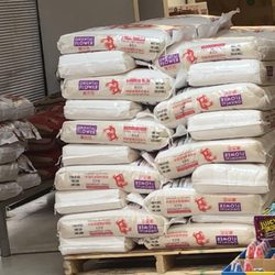 Chokhlei Market - Bags of rice