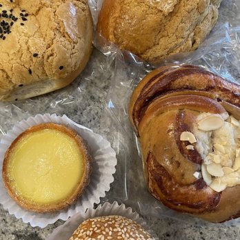 KC's Pastries - Bakeries Near Me - Philadelphia, Pennsylvania