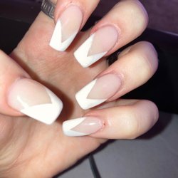Henry’s Nails And Organics - Bleeding cuticle and not fully filled in on pinky