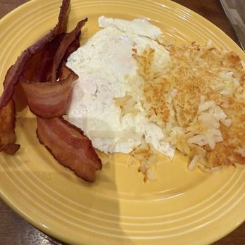 Gailey's Breakfast Cafe - Over medium eggs, bacon and hashbrowns! - Breakfast & Brunch Near Me - Springfield, Missouri